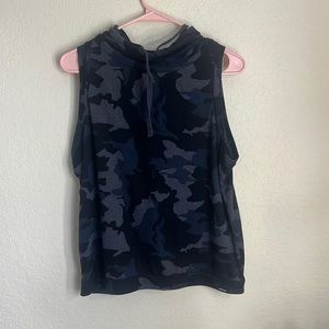 PRANA sleeveless top activewear camo S
